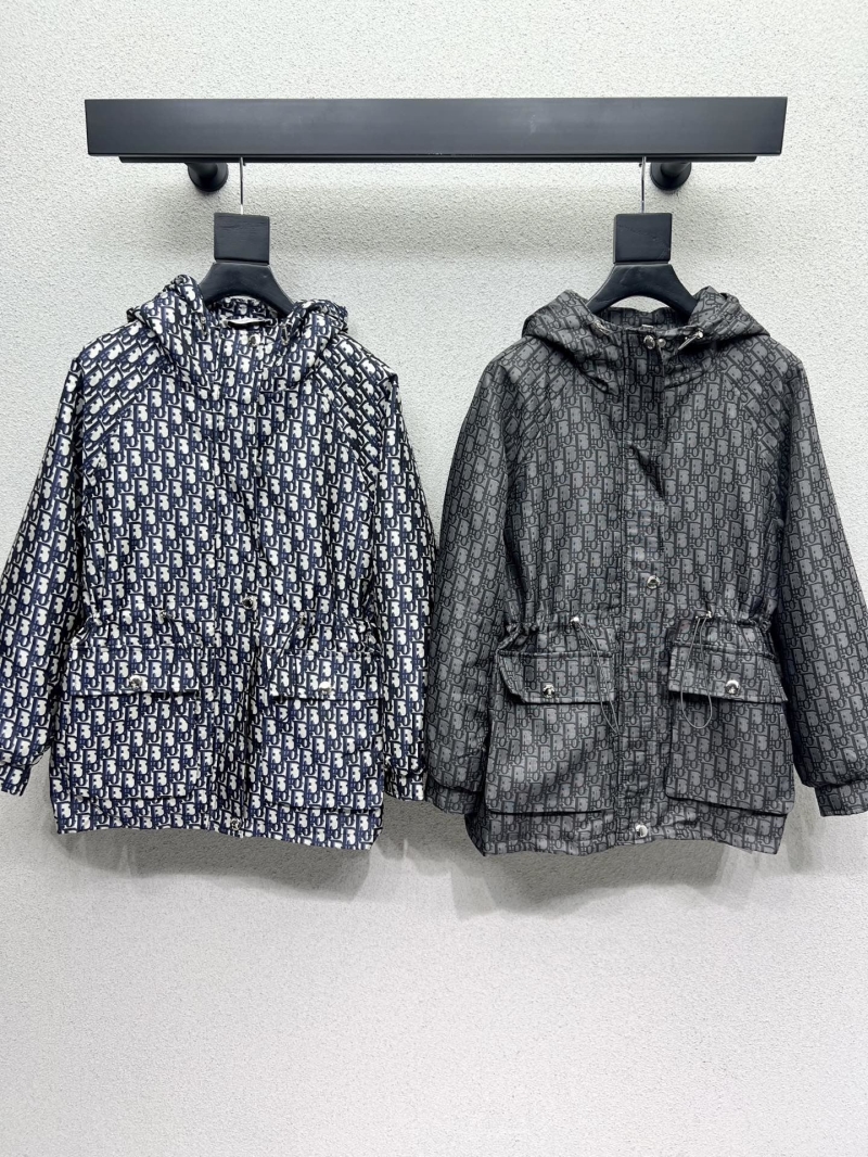 chr1st1an D10r outwear